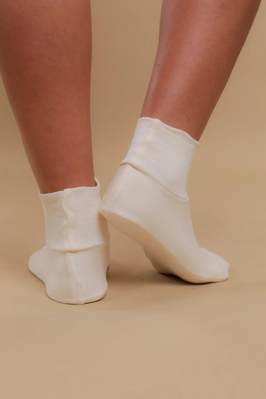 Latex-Free Adult Booties (2 pairs/pack)